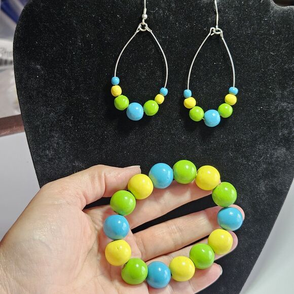 Yellow, Blue Green Silver Tone Matching Wood Beaded Earrings Bracelet Set 7.25" - Picture 1 of 16
